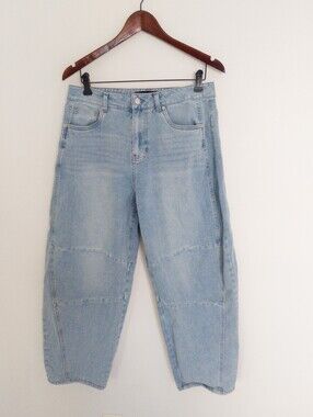 BCBGeneration Barrel Leg Jeans Rosie Light Wash High Rise Size 28